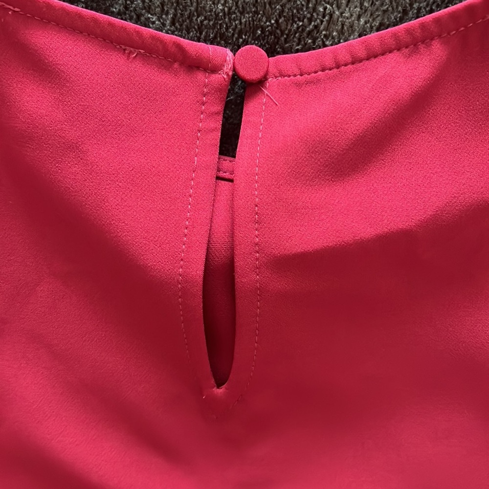 Express Red Top - Picture 3 of 5